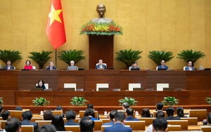 Quốc hội quyết nghị về phụ cấp, tiền lương, lương hưu, trợ cấp cùng nhiều vấn đề quốc kế, dân sinh