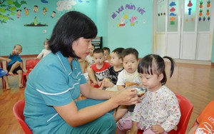 Đề xuất chế độ làm việc giáo viên mầm non: Hiệu trưởng phải dạy trẻ, giáo viên không kiêm quá 2 nhiệm vụ