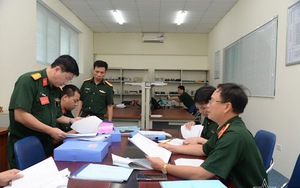 Đề xuất chế độ nghỉ chuẩn bị hưu với quân nhân, công nhân và viên chức quốc phòng