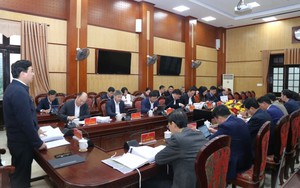 Khẩn trương xây dựng đề án sắp xếp trạm y tế, thành lập Trung tâm phát triển quỹ đất thuộc UBND tỉnh