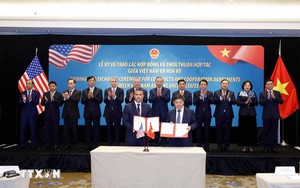 TỔNG BÍ THƯ TÔ LÂM CHỨNG KIẾN LỄ KÝ, TRAO CÁC HỢP ĐỒNG, THỎA THUẬN HỢP TÁC GIỮA VIỆT NAM VÀ HOA KỲ