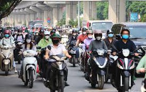 Mức phạt người đang điều khiển xe mô tô, xe gắn máy sử dụng thiết bị âm thanh (trừ thiết bị trợ thính)