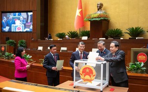 QUỐC HỘI PHÊ CHUẨN BỔ NHIỆM CÁC PHÓ THỦ TƯỚNG, BỘ TRƯỞNG, THÀNH VIÊN CHÍNH PHỦ...