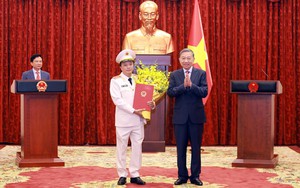 Tổng Bí thư, Chủ tịch nước Tô Lâm trao Quyết định thăng cấp bậc hàm Thượng tướng đối với Thứ trưởng Đặng Hồng Đức