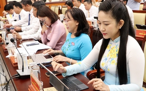 Sắp xếp, tổ chức lại bộ máy, thành lập 29 phường mới; hỗ trợ đào tạo bác sĩ nội trú tối đa 100 triệu đồng/năm
