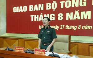 Tiếp tục triển khai điều chỉnh tổ chức Quân đội; duy trì nghiêm chế độ ứng trực cứu hộ, cứu nạn các cấp
