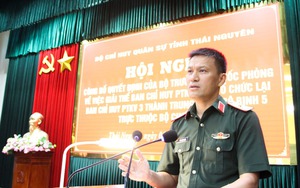 Giải thể, tổ chức lại Ban Chỉ huy phòng thủ khu vực thành Trung đoàn bộ binh, điều động quân số dôi dư cho cấp xã