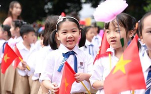 Bộ GDĐT chỉ đạo sắp xếp trường lớp; tuyển dụng, điều động, biệt phái, sử dụng đội ngũ giáo viên