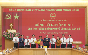 Phó Thủ tướng Thường trực Phạm Gia Túc trao quyết định bổ nhiệm Phó Chủ nhiệm Văn phòng Chính phủ Nguyễn Danh Huy