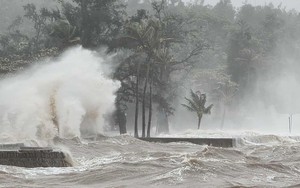 Chủ động ứng phó áp thấp nhiệt đới có khả năng mạnh lên thành bão; mưa lớn diện rộng, nguy cơ lũ quét, sạt lở đất...