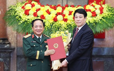 Chủ tịch nước trao quyết định thăng quân hàm, cấp bậc hàm Đại tướng, Thượng tướng cho 7 đồng chí sĩ quan Quân đội nhân dân và Công an nhân dân