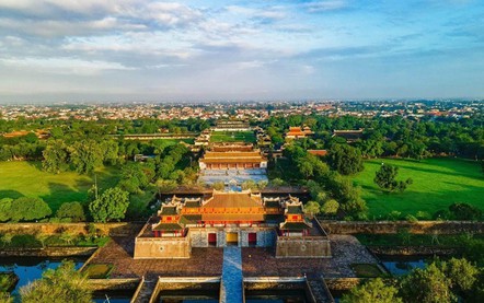 Tiếp tục sắp xếp, tinh gọn bộ máy; triển khai cơ chế trọng dụng nhân tài; cải cách tiền lương, tiền thưởng, chính sách đãi ngộ