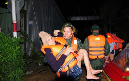 HỖ TRỢ KHẨN CẤP khắc phục hậu quả BÃO SỐ 13; quyết liệt ứng phó MƯA LŨ sau bão