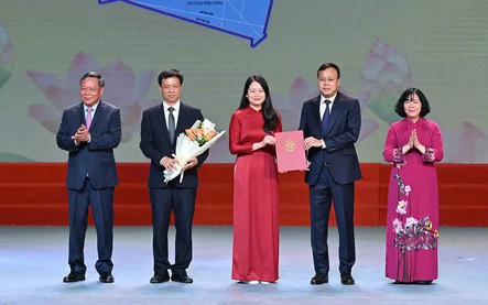Danh sách Bí thư, Chủ tịch HĐND, UBND 126 xã, phường mới của Hà Nội
