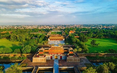 Tiếp tục sắp xếp, tinh gọn bộ máy; triển khai cơ chế trọng dụng nhân tài; cải cách tiền lương, tiền thưởng, chính sách đãi ngộ