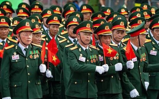 Quy định mới về tiền lương, thời gian công tác tính hưởng chế độ trợ cấp với sĩ quan nghỉ hưu trước tuổi