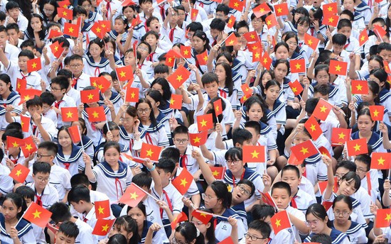 CẢ NƯỚC TƯNG BỪNG KHAI GIẢNG NĂM HỌC MỚI
