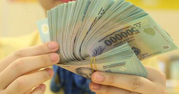 Hoàn thiện chính sách tiền lương mới, thực hiện tăng lương để khắc phục tình trạng công chức, viên chức thôi việc, nghỉ việc