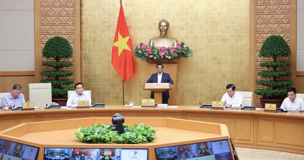 Chính phủ chỉ đạo triển khai kịp thời chế độ tiền lương mới khi được thông qua
