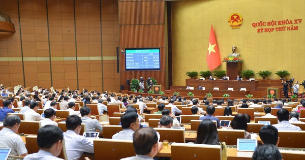 Ngày làm việc cuối cùng của Kỳ họp thứ 5: Quốc hội họp về công tác nhân sự; thông qua 3 nghị quyết quan trọng
