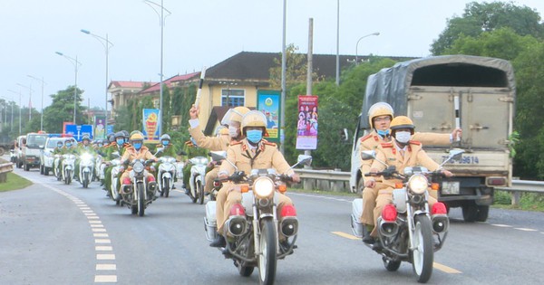 Quy định mới về việc Cảnh sát giao thông dừng phương tiện tham gia giao thông đường bộ để kiểm soát