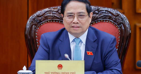 Thủ tướng chỉ đạo khẩn trương xây dựng phương án sắp xếp, cơ cấu lại tổ chức bộ máy theo hướng bộ đa ngành, đa lĩnh vực