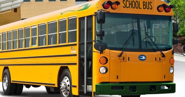 Từ 1/1/2025: Xe ô tô kinh doanh vận tải chở trẻ em mầm non, học sinh phải sơn màu vàng đậm