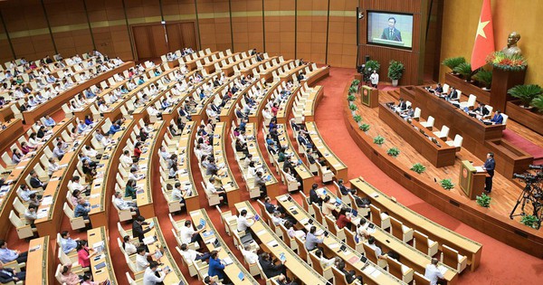 QUỐC HỘI HỌP BẤT THƯỜNG XEM XÉT, QUYẾT ĐỊNH CÔNG TÁC NHÂN SỰ