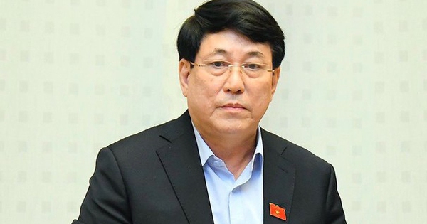 Bộ Chính trị quy định về thẩm quyền của người đứng đầu tạm đình chỉ công tác với cán bộ cấp dưới