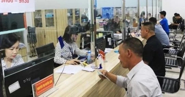 Từ 1/1/2025, khuyến khích đổi giấy phép lái xe không thời hạn được cấp trước 1/7/2012