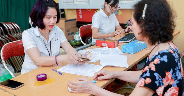 Nghỉ hưu sớm theo Nghị định 178 sẽ vừa được hưởng lương hưu, vừa được nhận thêm một khoản hỗ trợ