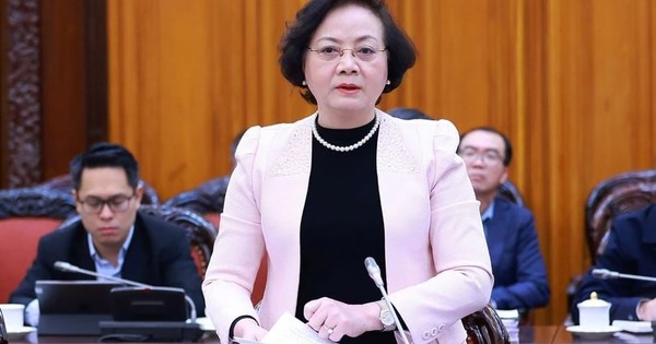 SẮP XẾP BỘ MÁY: Giảm tối thiểu 20% công chức, viên chức hưởng lương từ ngân sách để tinh giảm biên chế