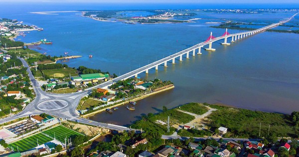 Tiếp tục sắp xếp, tinh giản biên chế; cơ cấu lại đội ngũ cán bộ